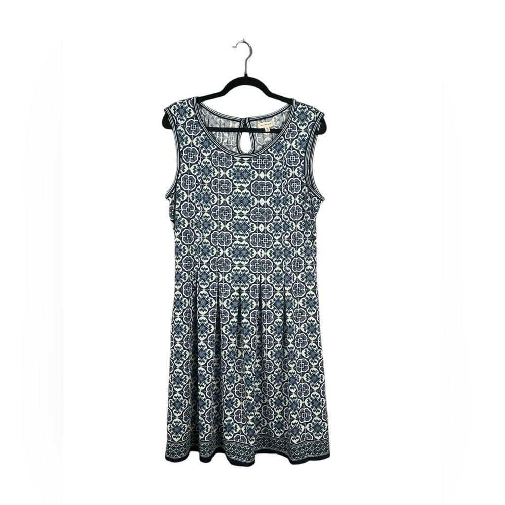 Max Studio Stretchy A-Line Scoop Neck Pleated Midi Dress Blue and White Pattern